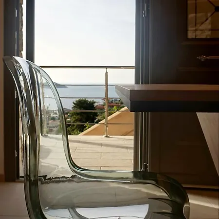 Apolovesea Villa