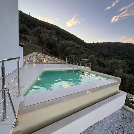 Apolovesea Megali Ammos (Skiathos)