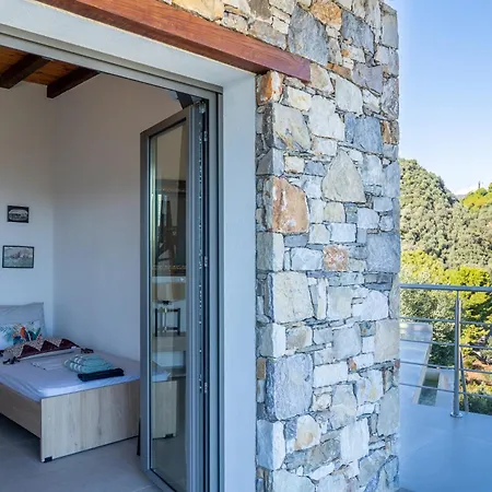 Apolovesea Villa *