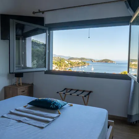 Apolovesea Villa *