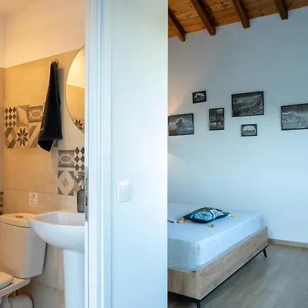 Apolovesea Villa *