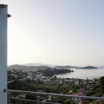 Apolovesea Villa
