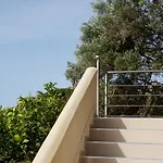 Apolovesea Villa