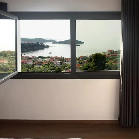 Apolovesea 梅加利阿莫斯